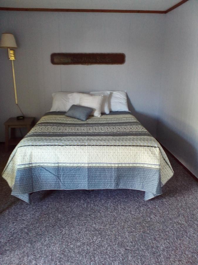 The Monarch Motel Cheboygan Exterior foto